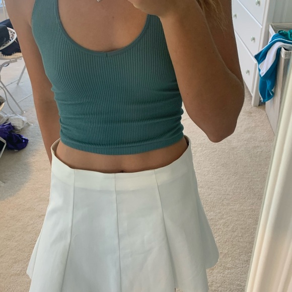 White skirt - Picture 1 of 3